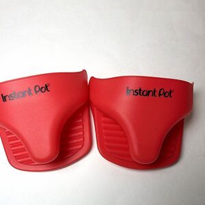 Instant Pot Red Silicone Non-Slip Mini Oven Mitts Set of 2, Solid/Plain